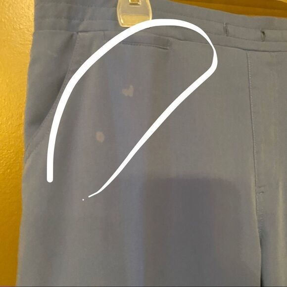 FIGS Scrub Bottoms Size Medium - Picture 9 of 11